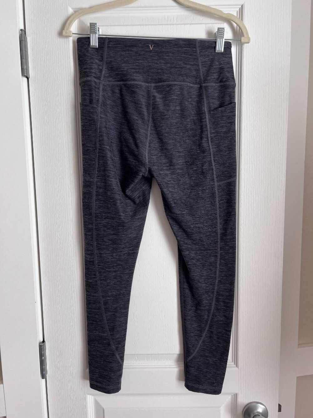 Victoria's Secret Essential High-Rise Pocket Leggings Charcoal Gray - Size 10 - Picture 3 of 7